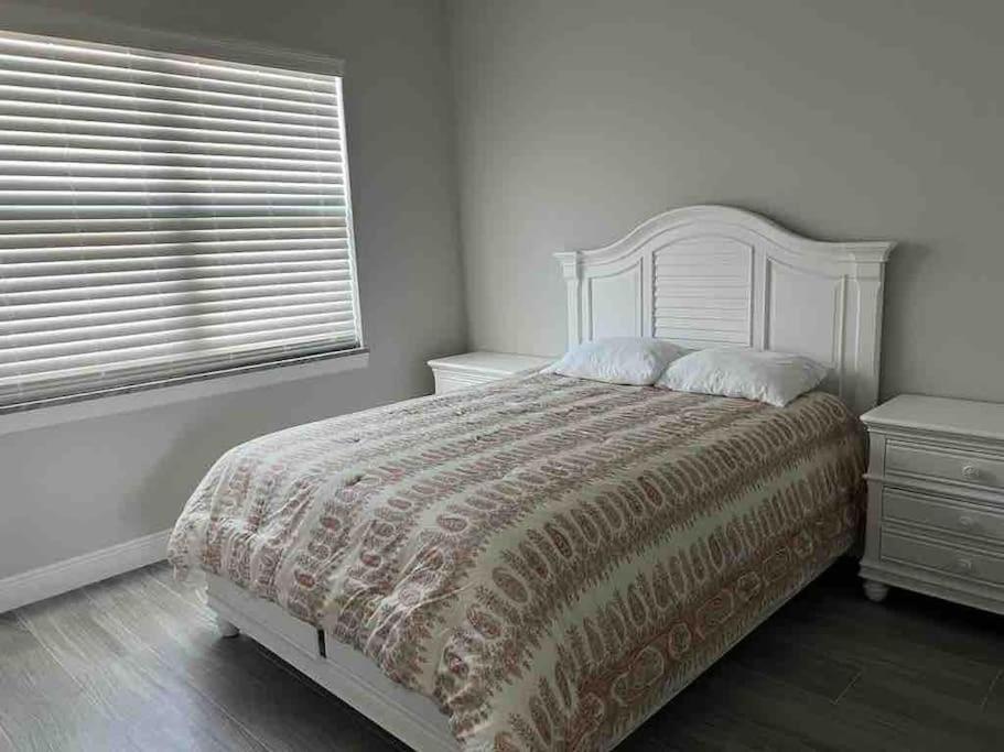 Newly Built Villa Ballerina With Heated Pool And Incredible View Into Beautiful Arrowheadcanal Cape Coral Exterior photo